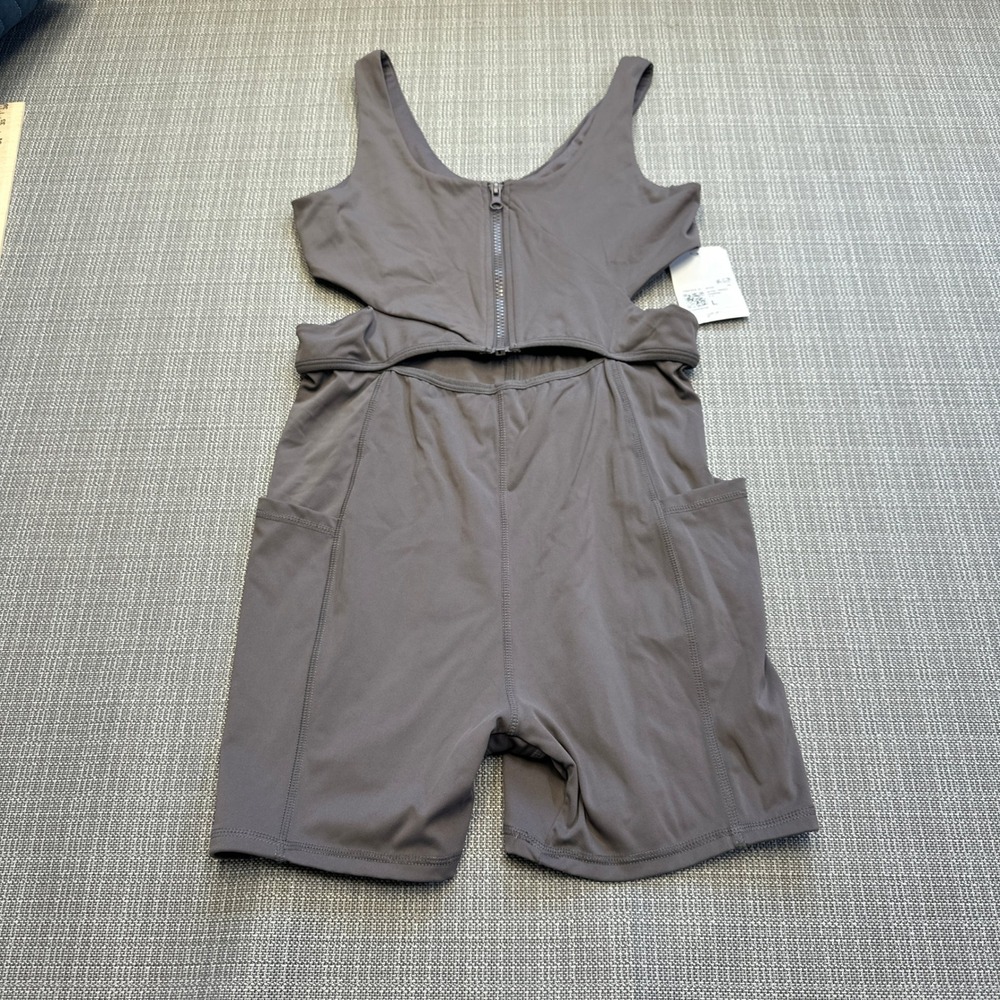 New Forever 21 Cutout Active Romper Large Gray Sleeveless Pockets Biker Shorts